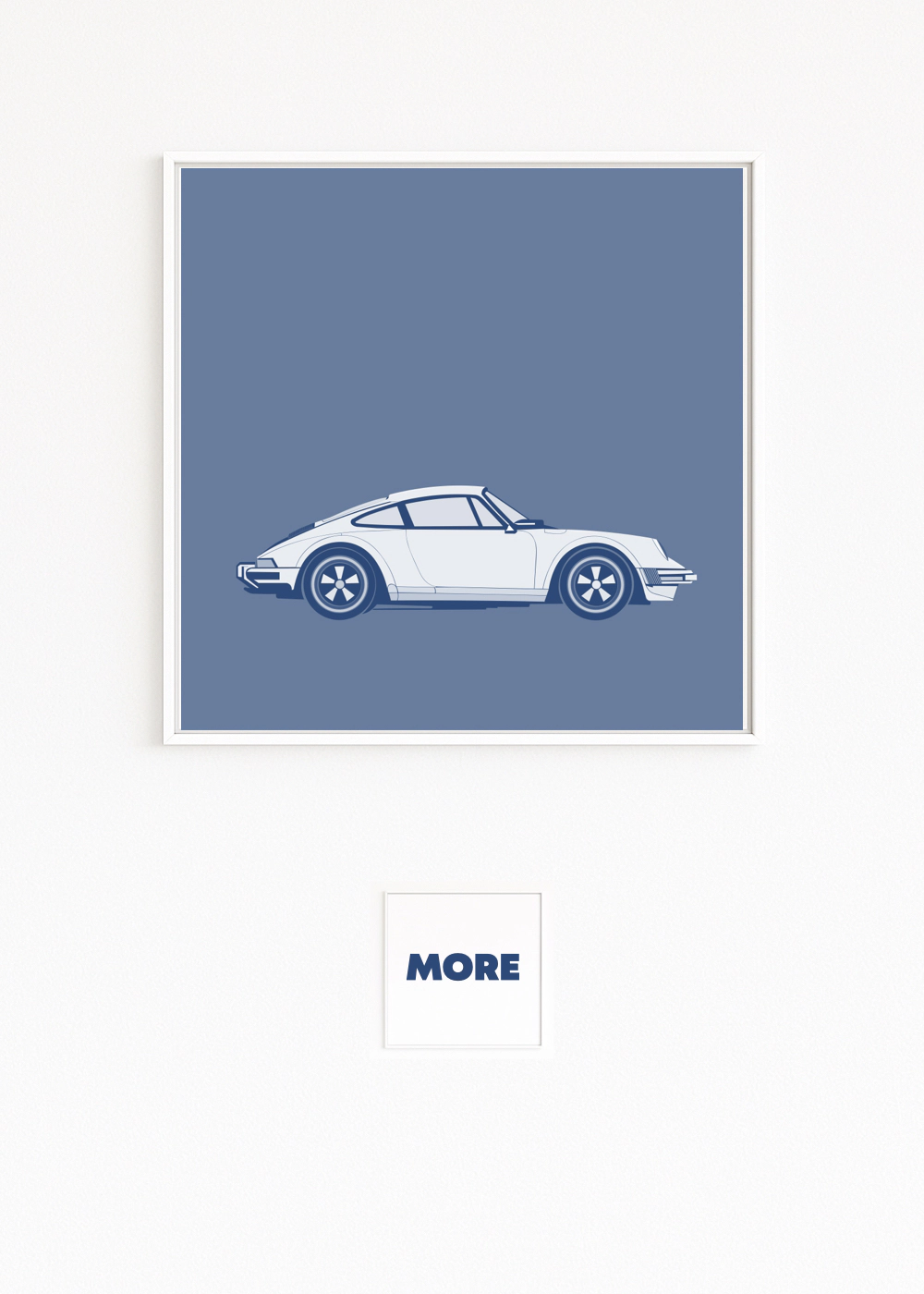 911 zeigt die präzise Seitenansicht eines klassischen Porsche 911 Carrera in kühlen Blautönen: Fastback-Silhouette, betonte Radhäuser und Fuchs-Felgen. Eleganz ohne Lärm, zeitlos und klar.