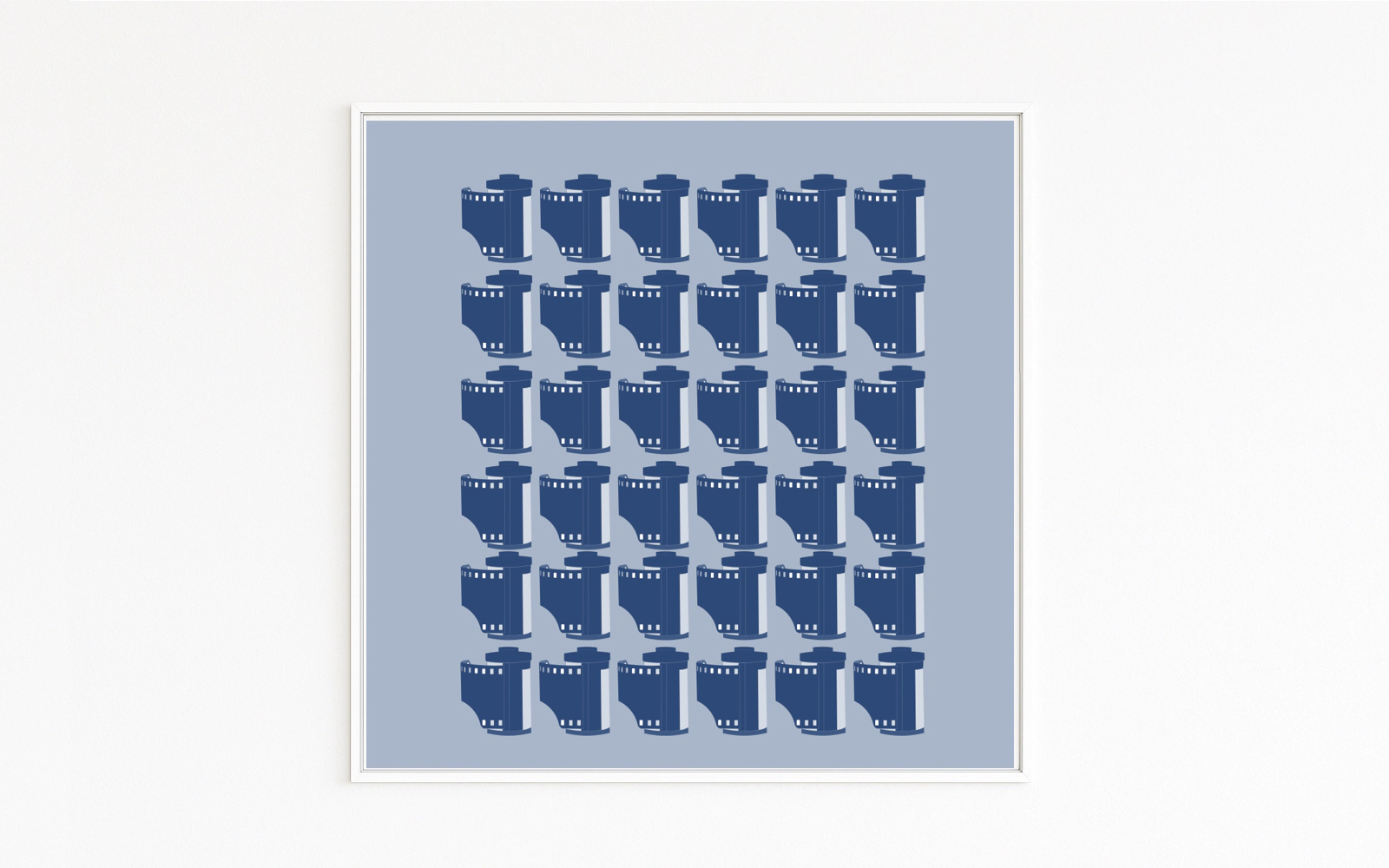 FILM presents 25 iconic 35 mm film cartridges in a 5×5 grid in rich blue tones—evoking pop art and paying homage to analog photography. Buy directly from the artist: Hahnemühle Fine Art,