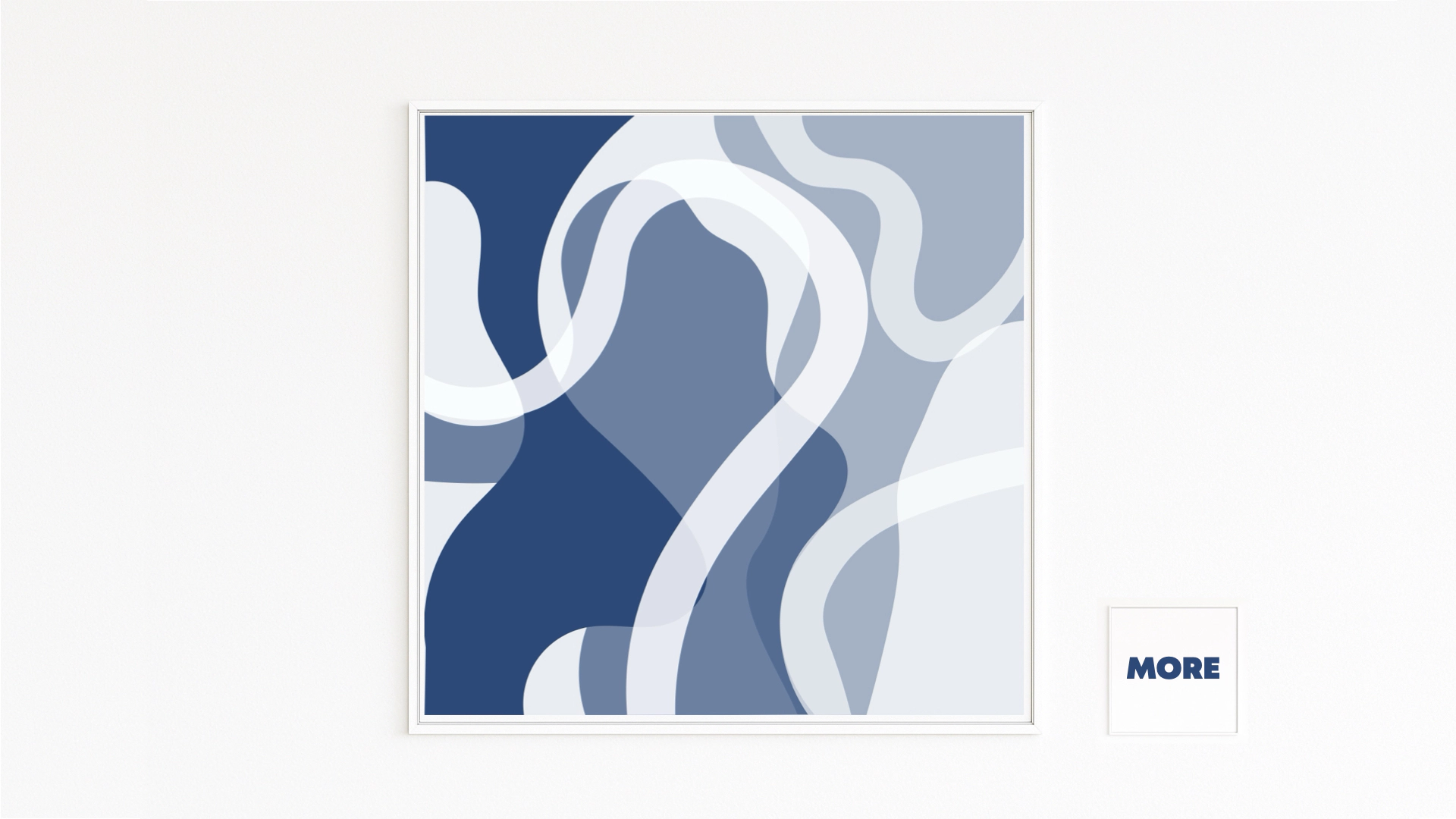 FLUSSLAUF, Abstrakte, organische Flussformen in Blau und Weiß mit verschlungenen Linien und räumlicher Tiefe; Fine-Art-Print auf Hahnemühle, Alu-Dibond, weiß gerahmt.