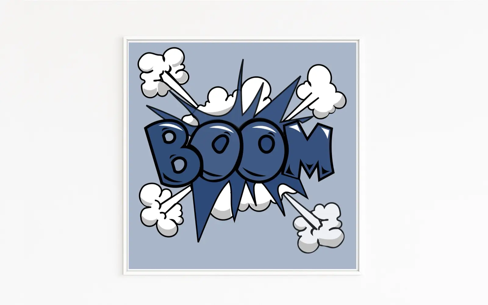 COMIC ART | Zeigt aus der blauen zeitgenössischen Kunstserie das Wort „BOOM“ in sattem Blau | Umgeben von weißen Rauchwolken | Anlehnung an die Pop-Art- und Comic-Ästhetik