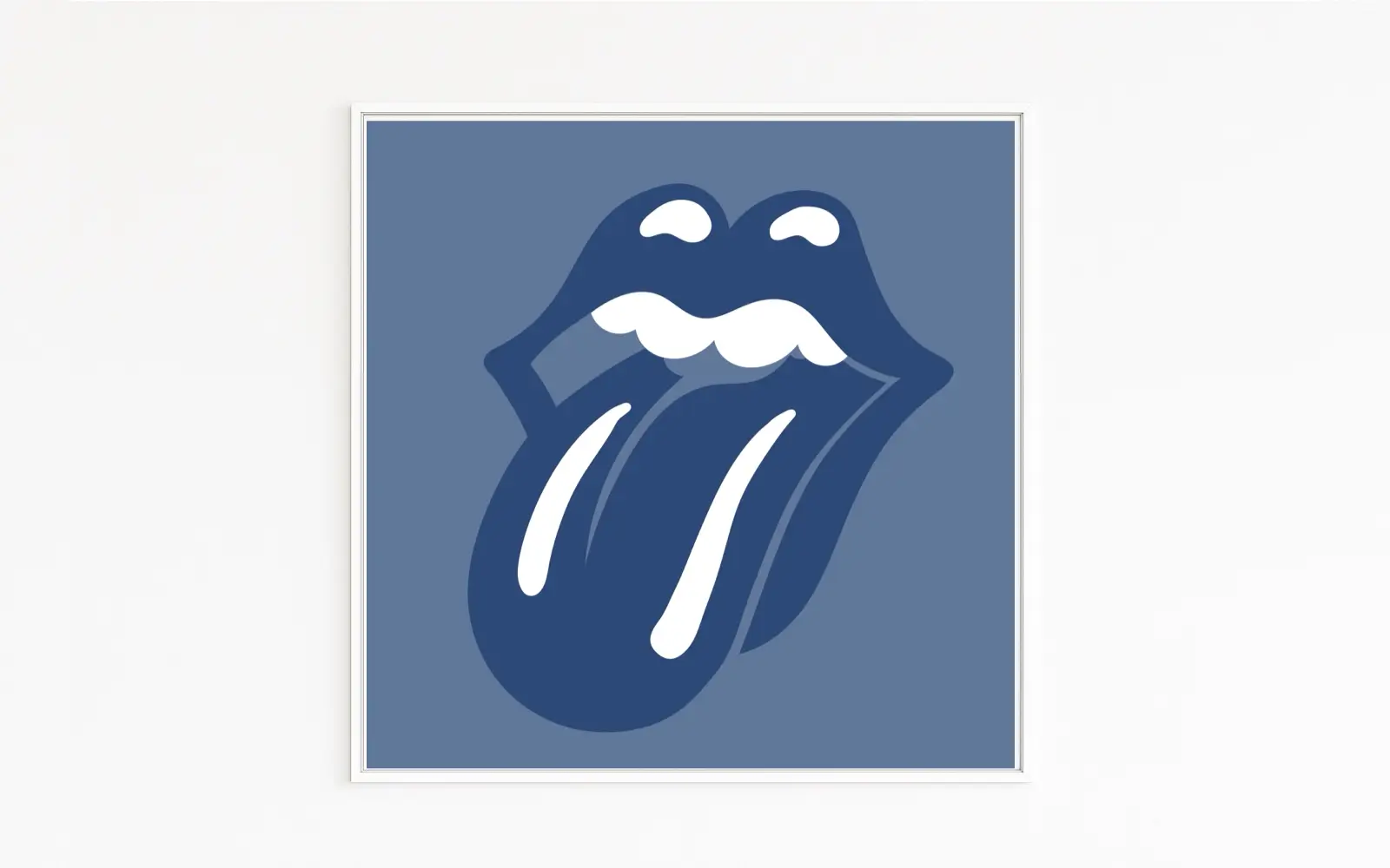 STONES | Zeigt das legendäre Tongue and Lips Motiv der Rolling Stones in kräftigen Blautönen | Minimalistisch reduziert | Eine grafische Hommage an Rock ’n’ Roll und zeitlose Popkultur