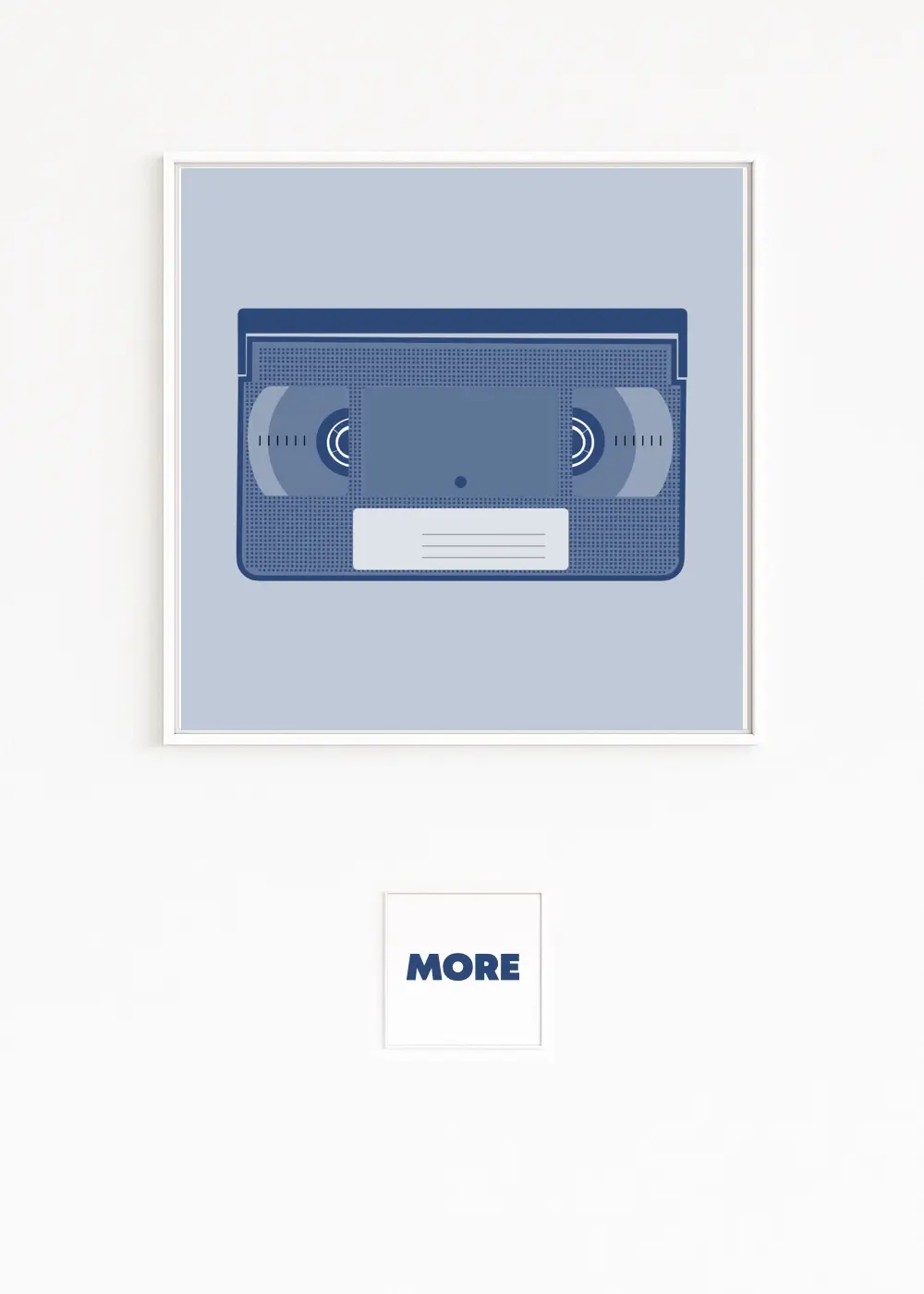 VHS | Stilisierte blaue VHS-Videokassette im 90er-Jahre-Stil | Präzise reduzierte, moderne digitale Kunstform | Nostalgie des Videozeitalters der Videotheken | Popkultur der Videofilme und Videorekorder | Nur online erhältlich