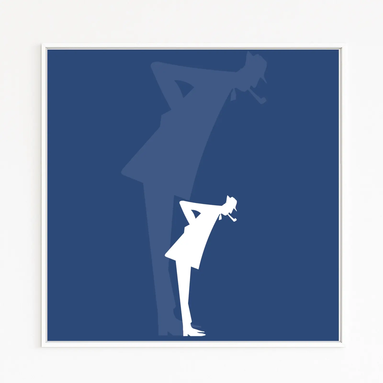 TATI | Weiße Silhouette mit Pfeife und geneigtem Blick vor tiefblauem Grund | Jacques Tati | Schauspieler und Regisseur | Frankreich, Mon Oncle | Großer blauer Schlagschatten | Kunstserie Positive Erinnerungskultur | Nur online zu kaufen